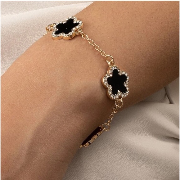 Rhinestone Flower Decor Bracelet - Picture 3 of 5